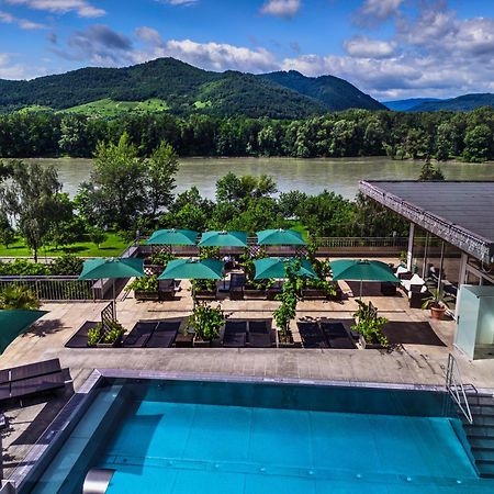 Gartenhotel & Weingut Pfeffel เดิร์นชไตน์ ภายนอก รูปภาพ