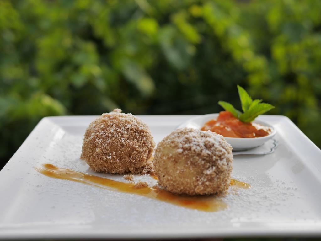 Gartenhotel & Weingut Pfeffel เดิร์นชไตน์ ภายนอก รูปภาพ