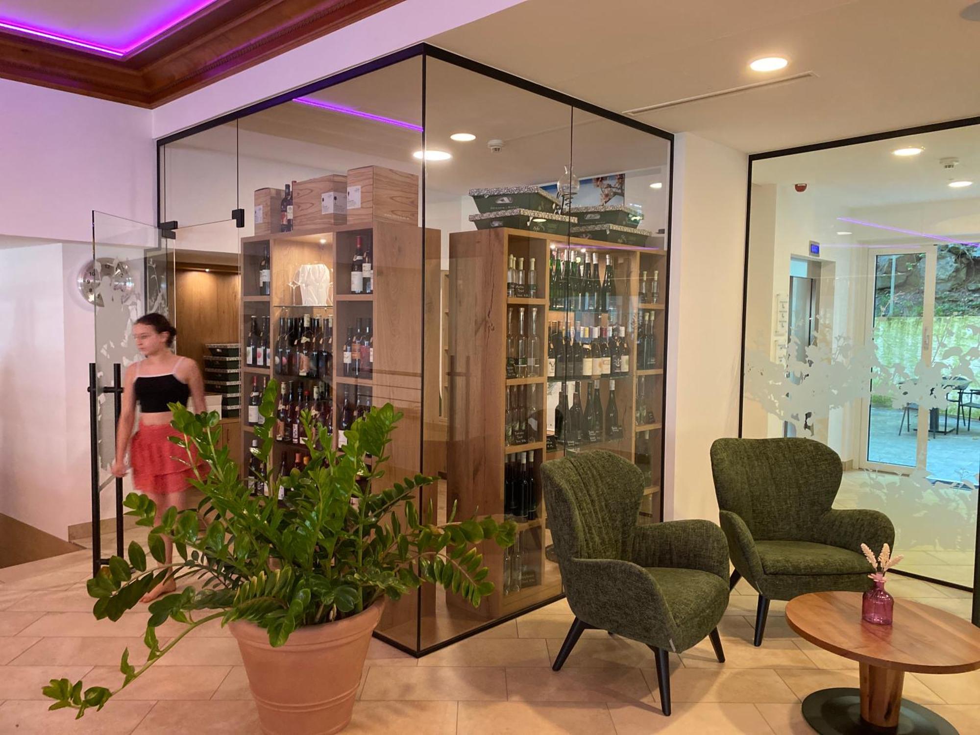 Gartenhotel & Weingut Pfeffel เดิร์นชไตน์ ภายนอก รูปภาพ